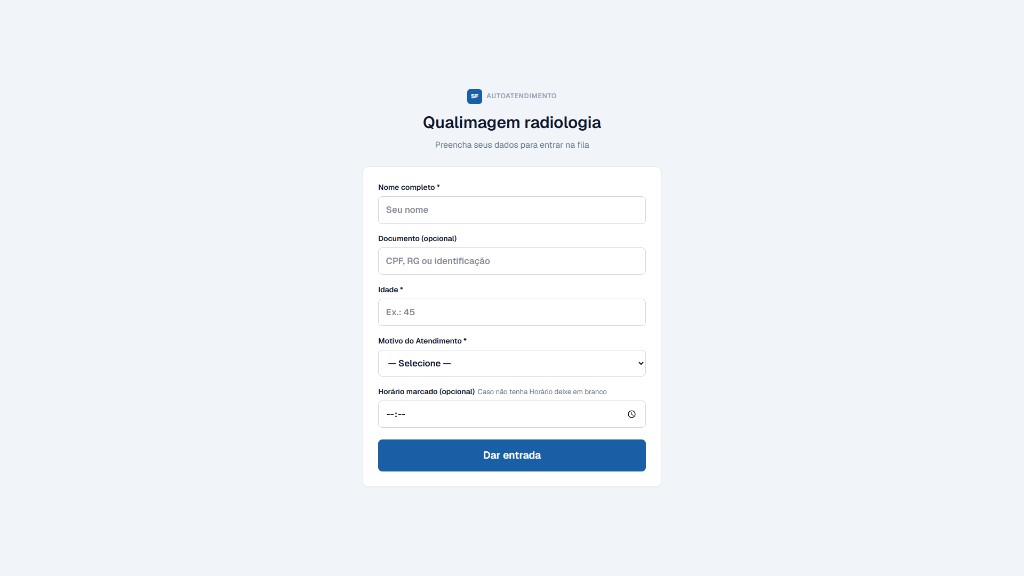 Totem de autoatendimento para o paciente registrar entrada na fila